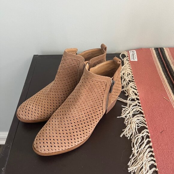 TAN BOOTIES ankle boots - Picture 1 of 4